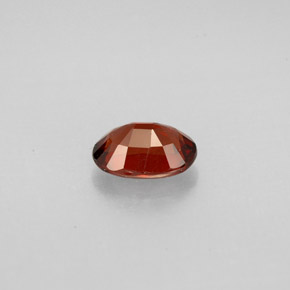 Spinelle rouge naturelle coupe ovale, 0,75 ct, VS
