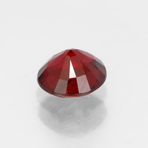 Spinelle rouge naturelle coupe roude, 0,68 ct, VS