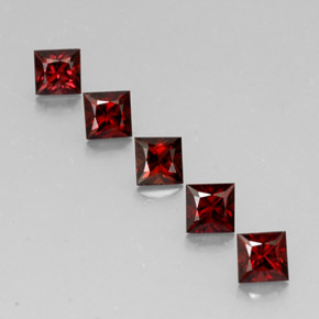 Achetez naturel ct rouge spinelle gems, carré, en provenance myanmar (birmanie) chez gemselect. en stock, livraison internationale!