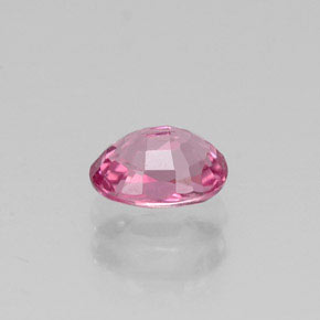 Spinelle rose naturelle coupe ovale, 0,73 ct, VVS