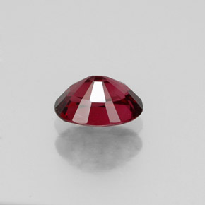 Spinelle rouge naturelle coupe ovale, 0,80 ct, VS