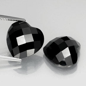 Achetez naturel 14,36ct noir spinelle gems, forme de coeur, en provenance thaïlande chez gemselect. en stock, livraison internationale!