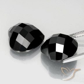 Shop natural 14.04ct Noire Spinelle gems, Cœur, from Thaïlande at GemSelect. In stock, global shipping!