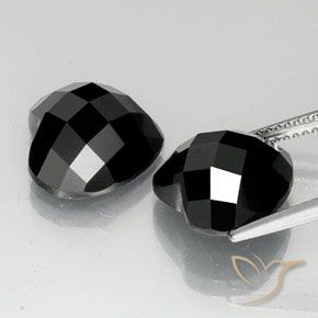 Shop natural 13.94ct Noire Spinelle gems, Cœur, from Thaïlande at GemSelect. In stock, global shipping!
