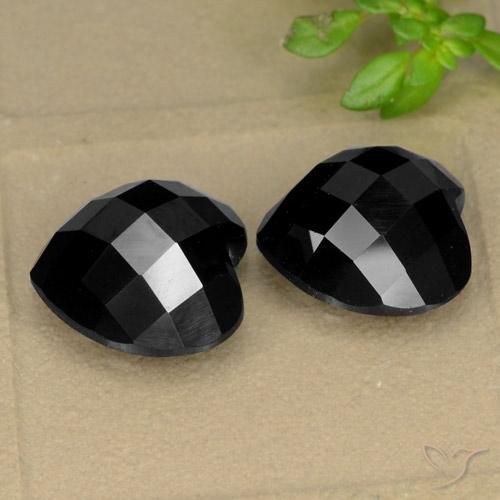 Shop natural 13.95ct Noire Spinelle gems, Cœur, from Thaïlande at GemSelect. In stock, global shipping!