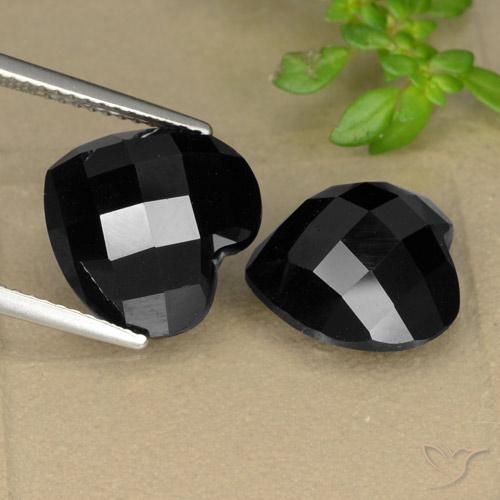 Shop natural 13.95ct Noire Spinelle gems, Cœur, from Thaïlande at GemSelect. In stock, global shipping!