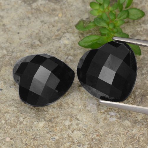 14.00ctw Naturel Noire Spinelle, Cœur, Opaque