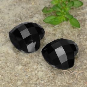 Shop natural 14.00ct Noire Spinelle gems, Cœur, from Thaïlande at GemSelect. In stock, global shipping!