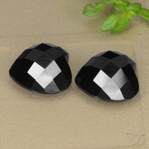 Shop natural 13.93ct Noire Spinelle gems, Cœur, from Thaïlande at GemSelect. In stock, global shipping!