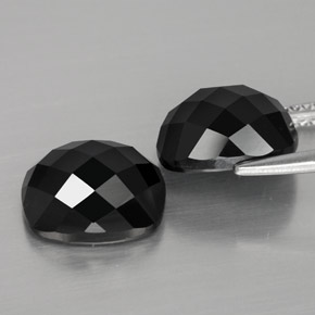 Achetez naturel ct noir spinelle gems, coupe coussin, en provenance thaïlande chez gemselect. en stock, livraison internationale!