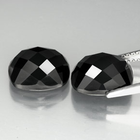 Achetez naturel 7,86ct noir spinelle gems, coupe coussin, en provenance thaïlande chez gemselect. en stock, livraison internationale!