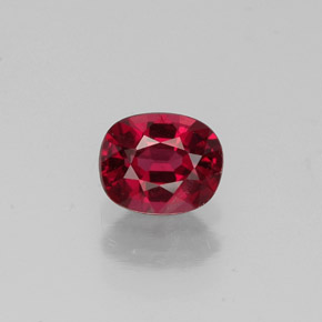 Spinelle rouge naturelle coupe ovale, 0,56 ct, VS-SI