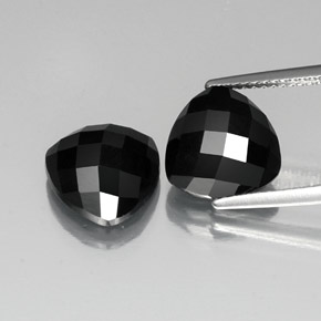 Achetez naturel 8,33ct noir spinelle gems, trillion, en provenance thaïlande chez gemselect. en stock, livraison internationale!