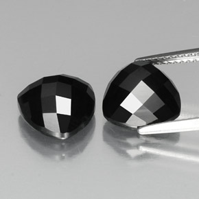 Achetez naturel 9,13ct noir spinelle gems, trillion, en provenance thaïlande chez gemselect. en stock, livraison internationale!