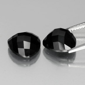 Achetez naturel 7.94ct Noire Spinelle gems, Trillion, En provenance Thaïlande chez GemSelect. En stock, livraison internationale!