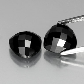 Achetez naturel 8,73ct noir spinelle gems, trillion, en provenance thaïlande chez gemselect. en stock, livraison internationale!