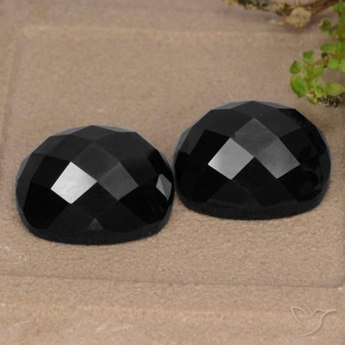 Shop natural 15.19ct Noire Spinelle gems, Coussin, from Thaïlande at GemSelect. In stock, global shipping!