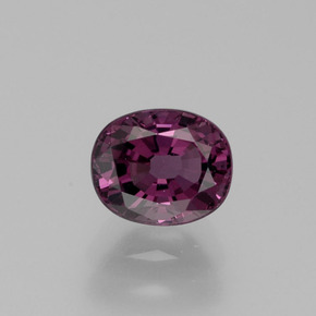 Spinelle pourpre naturelle coupe ovale, 1,19 ct, VVS