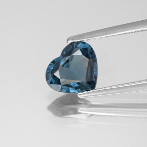 Spinelle bleue naturelle forme de coeur, 1,52 ct, VS
