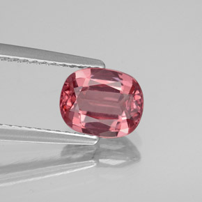 Spinelle rouge naturelle coupe ovale, 1,40 ct, VS-SI