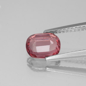 Spinelle rouge naturelle coupe ovale, 1,40 ct, VS-SI