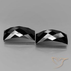 Shop natural 25.01ct Noir avec reflets dorés Spinelle gems, Baquette, from Thaïlande at GemSelect. In stock, global shipping!
