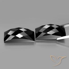 Shop natural 25.01ct Noir avec reflets dorés Spinelle gems, Baquette, from Thaïlande at GemSelect. In stock, global shipping!