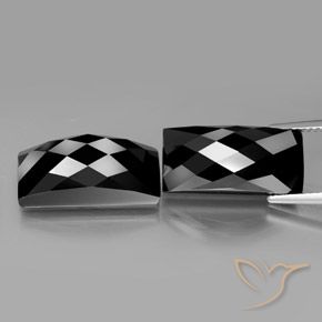 Spinelle noir de 25,9 ct, coupe rose baguette de 17,6 x 8,2 mm de Thaïlande, Photo A