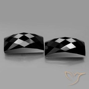 Shop natural 25.34ct Noir avec reflets dorés Spinelle gems, Baquette, from Thaïlande at GemSelect. In stock, global shipping!
