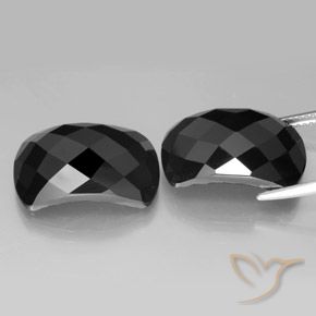 Shop natural 21.45ct Noire Spinelle gems, Fantaisie, from Thaïlande at GemSelect. In stock, global shipping!