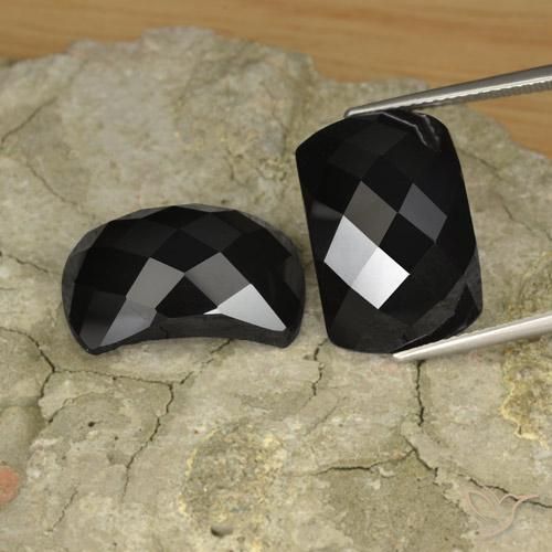 Shop natural 28.79ct Noire Spinelle gems, Fantaisie, from Thaïlande at GemSelect. In stock, global shipping!