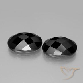 Shop natural 13.46ct Noire Spinelle gems, ovale, from Thaïlande at GemSelect. In stock, global shipping!