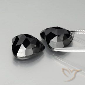 Shop natural 17.07ct Noire Spinelle gems, Cœur, from Thaïlande at GemSelect. In stock, global shipping!