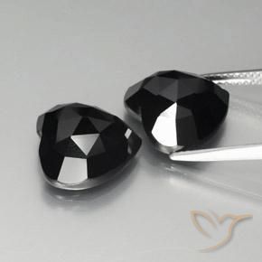Shop natural 17.60ct Noire Spinelle gems, Cœur, from Thaïlande at GemSelect. In stock, global shipping!