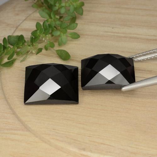Achetez naturel 16,63ct noir spinelle gems, carré, en provenance thaïlande chez gemselect. en stock, livraison internationale!