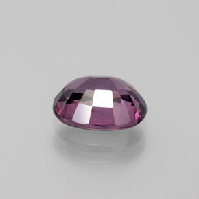 Spinelle Pourpre foncé naturelle Coupe ovale, 1.54 ct, VS
