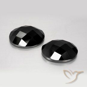 Shop natural 14.85ct Noire Spinelle gems, ovale, from Thaïlande at GemSelect. In stock, global shipping!