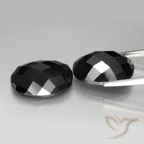 Shop natural 20.00ct Noire Spinelle gems, ovale, from Thaïlande at GemSelect. In stock, global shipping!