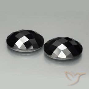 Shop natural 20.90ct Noire Spinelle gems, ovale, from Thaïlande at GemSelect. In stock, global shipping!