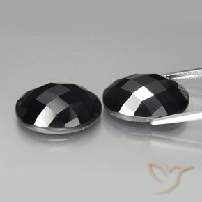 Shop natural 20.90ct Noire Spinelle gems, ovale, from Thaïlande at GemSelect. In stock, global shipping!