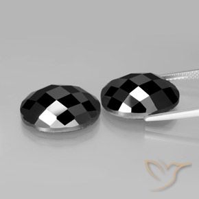 Shop natural 21.63ct Noire Spinelle gems, ovale, from Thaïlande at GemSelect. In stock, global shipping!