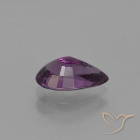 Spinelle Pourpre foncé naturelle En forme de poire, 0.87 ct, VS