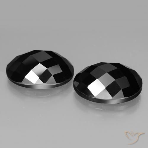 Shop natural 22.46ct Noire Spinelle gems, ovale, from Thaïlande at GemSelect. In stock, global shipping!