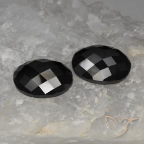 Shop natural 23.18ct Noire Spinelle gems, ovale, from Thaïlande at GemSelect. In stock, global shipping!