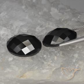 Shop natural 23.18ct Noire Spinelle gems, ovale, from Thaïlande at GemSelect. In stock, global shipping!