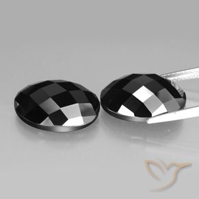 Shop natural 20.64ct Noire Spinelle gems, ovale, from Thaïlande at GemSelect. In stock, global shipping!