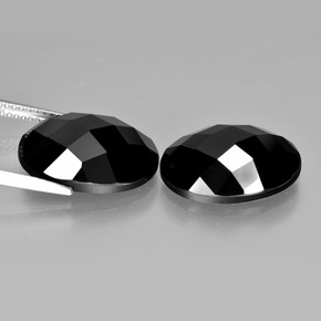 Achetez naturel 20.26ct Noire Spinelle gems, Coupe ovale, En provenance Thaïlande chez GemSelect. En stock, livraison internationale!