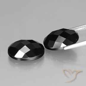 Shop natural 14.24ct Noire Spinelle gems, ovale, from Thaïlande at GemSelect. In stock, global shipping!