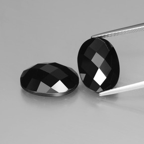 Achetez naturel 12.71ct Schorl Spinelle gems, Coupe ovale, En provenance Thaïlande chez GemSelect. En stock, livraison internationale!