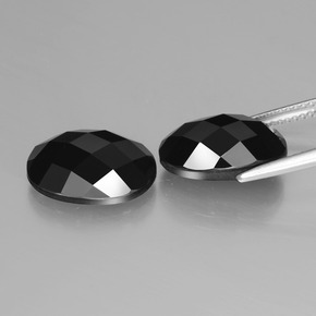 Achetez naturel 12.71ct Schorl Spinelle gems, Coupe ovale, En provenance Thaïlande chez GemSelect. En stock, livraison internationale!